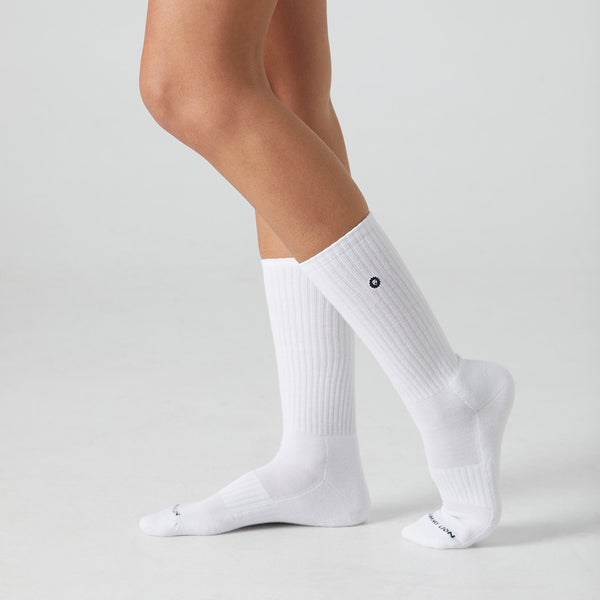 Athletic Essentials Lion - White
